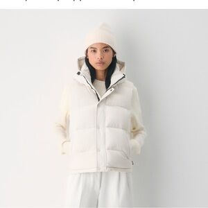 Aritzia TNA Matte Pearl THE SUPER PUFF Vest - cliMATTE™